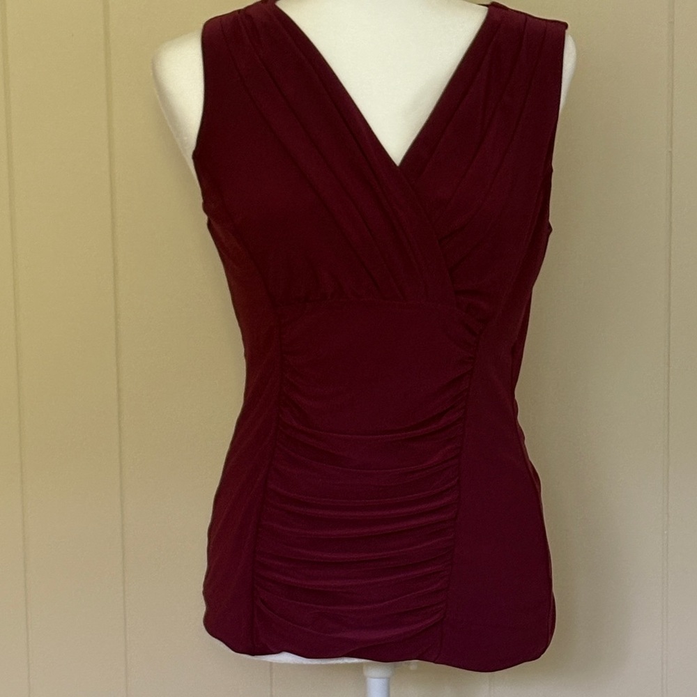 White House Black Market Chic Sleeveless Plum Tank Top
